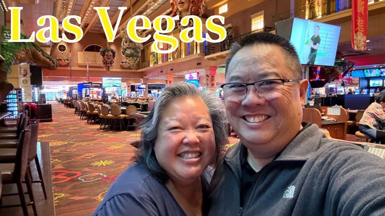 2 Classic LAS VEGAS Eateries You MUST TRY | The Steak House & Blueberry Hill