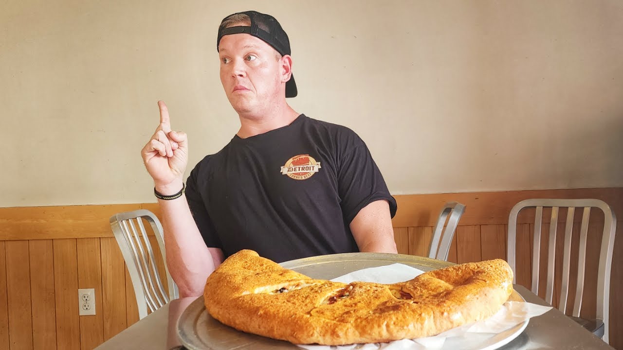 THE ULTIMATE CALZONE EATING CHALLENGE IN VEGAS!